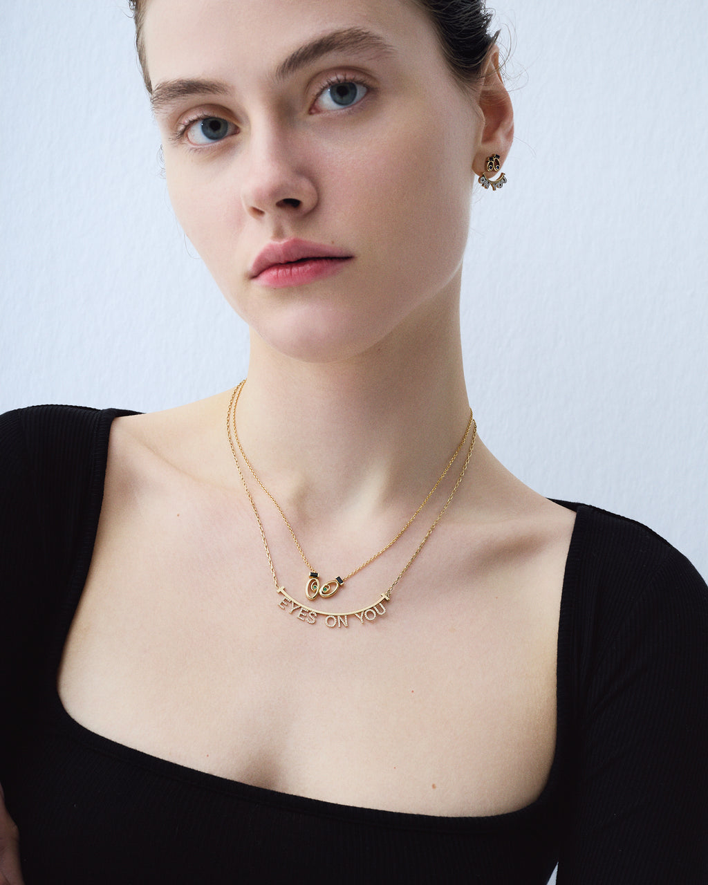The Wink Necklace