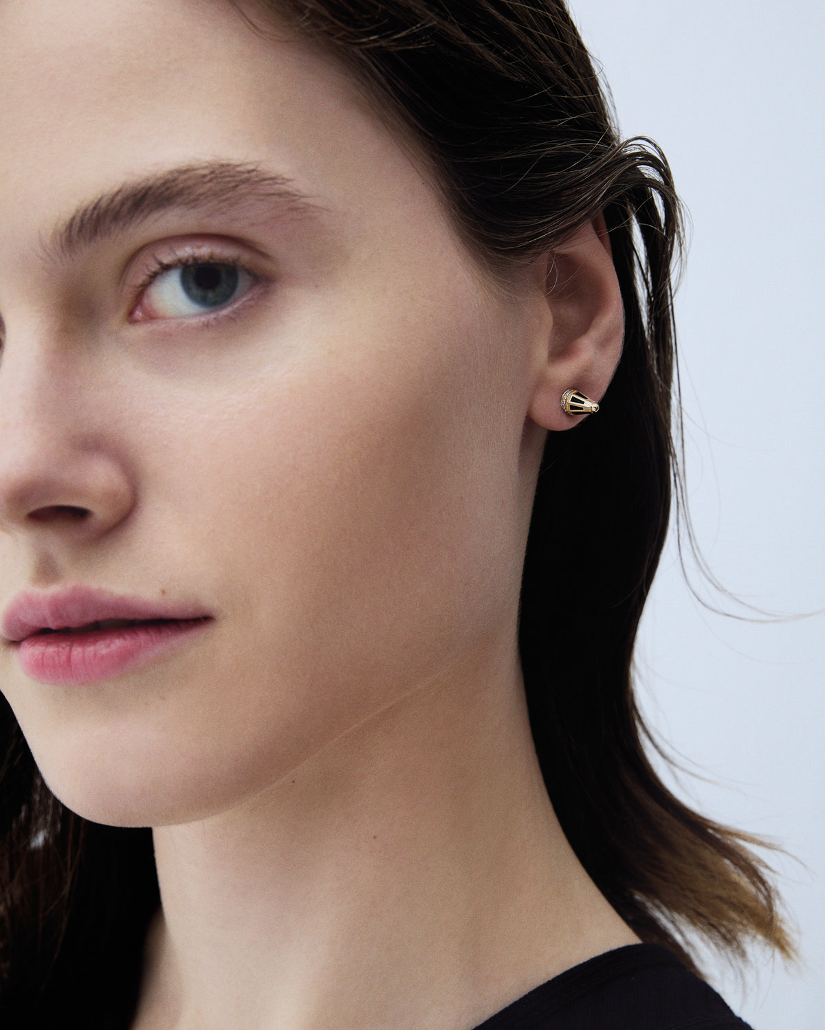 The Peak Earrings Black