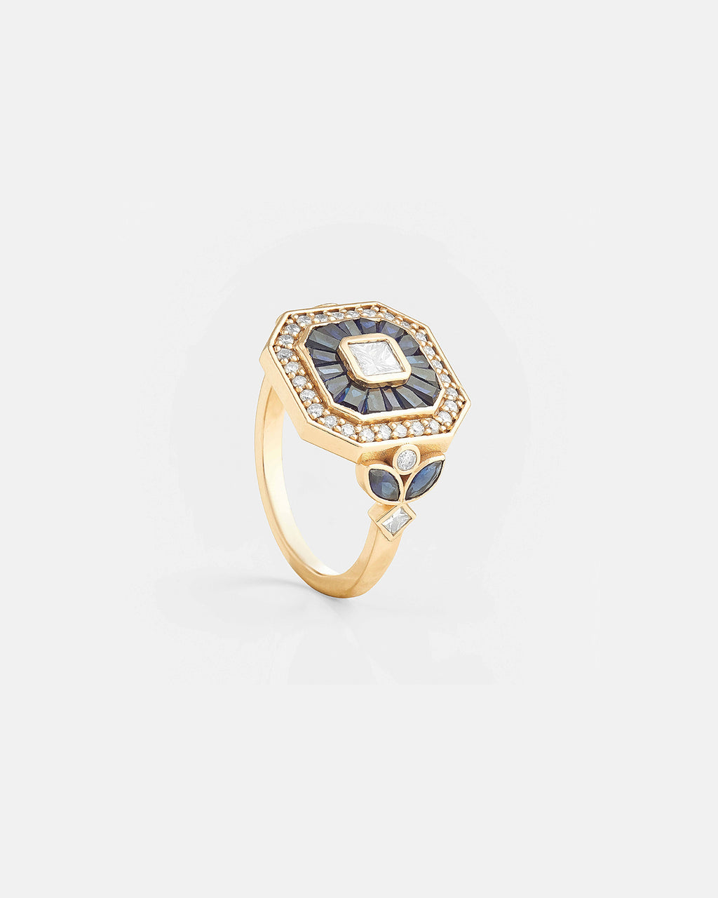Majesté Sapphire Ring